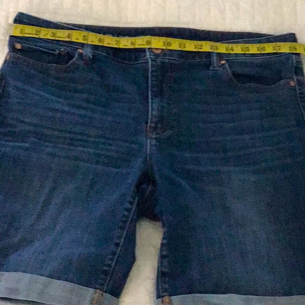 Talbots Burmuda Shorts Size 12 Woman’s jean Shorts